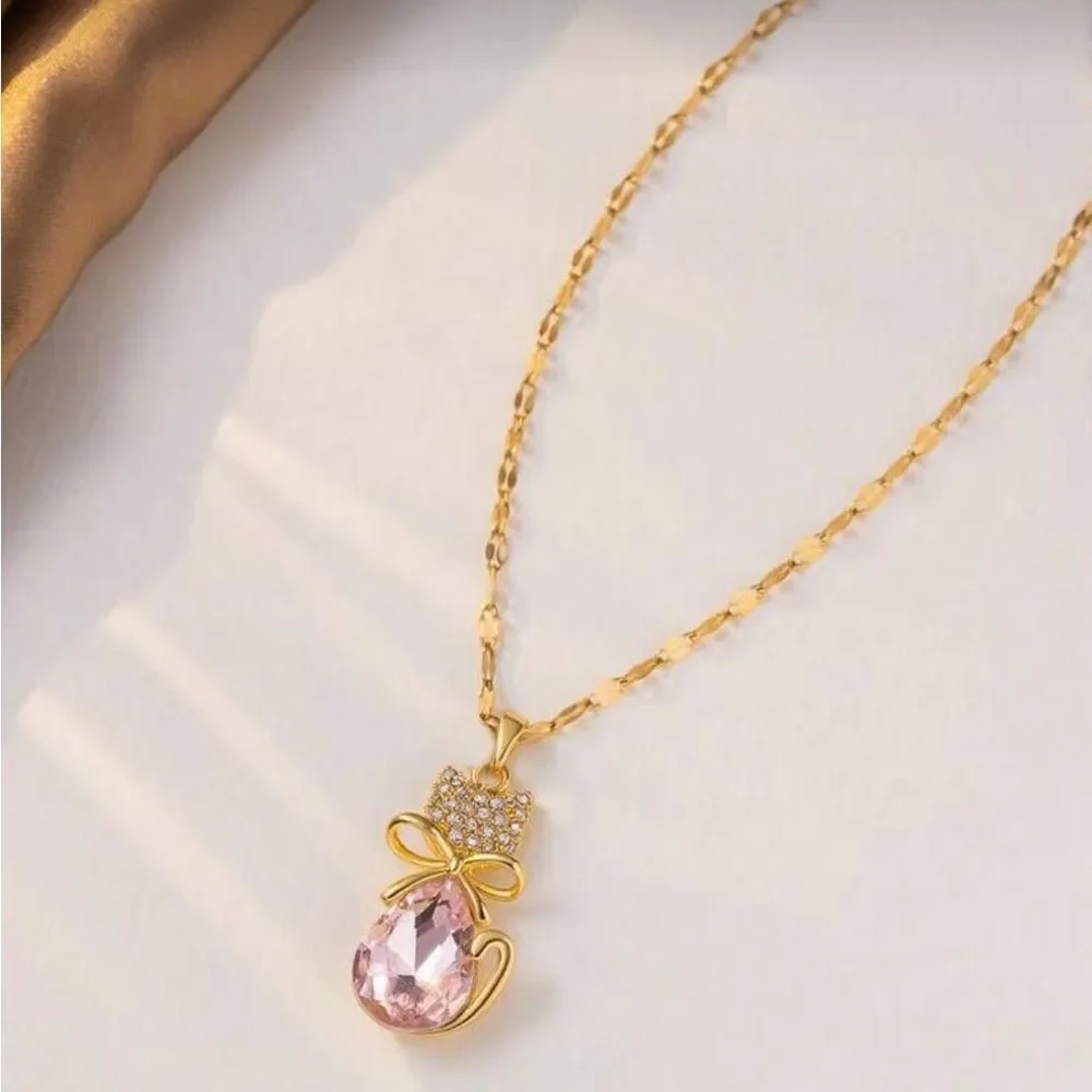 Elegant Gold Necklace with Pink kitty Gemstone R207